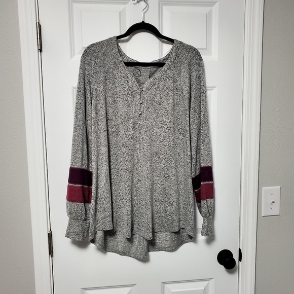 Maurices xxl longsleeve - Picture 3 of 5